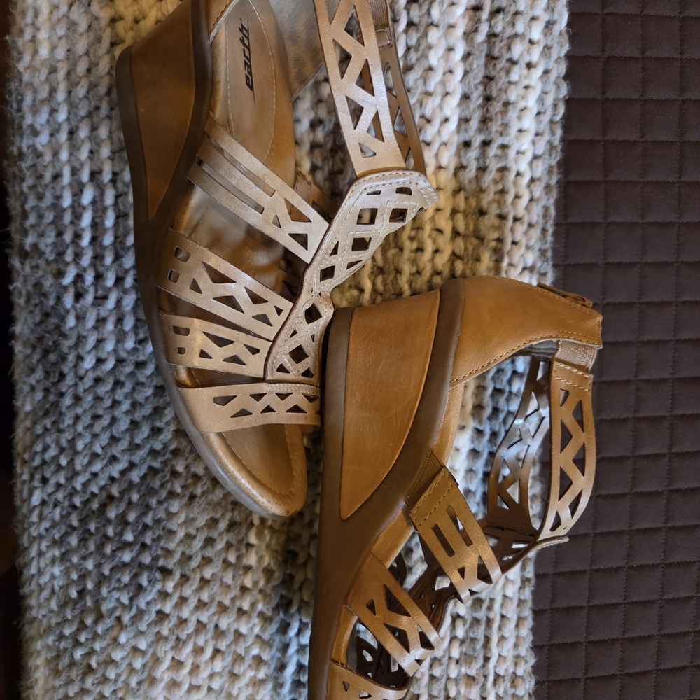 Earth Tan Laser-Cut Leather Sandals for Women